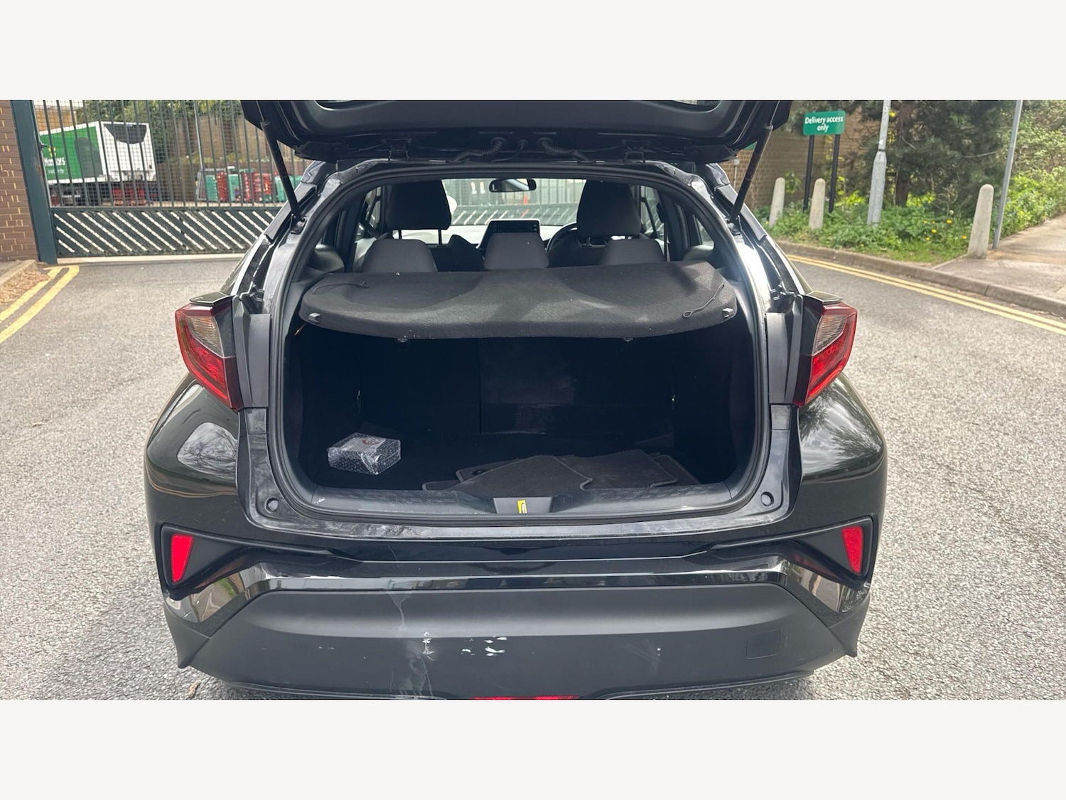 Used Toyota C-HR 2023 for sale - 78203891: Photo 15