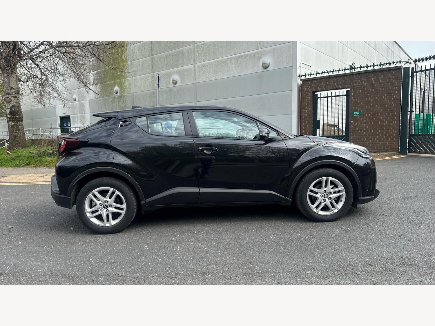 Used Toyota C-HR 2023 for sale - 78203891: Photo 25