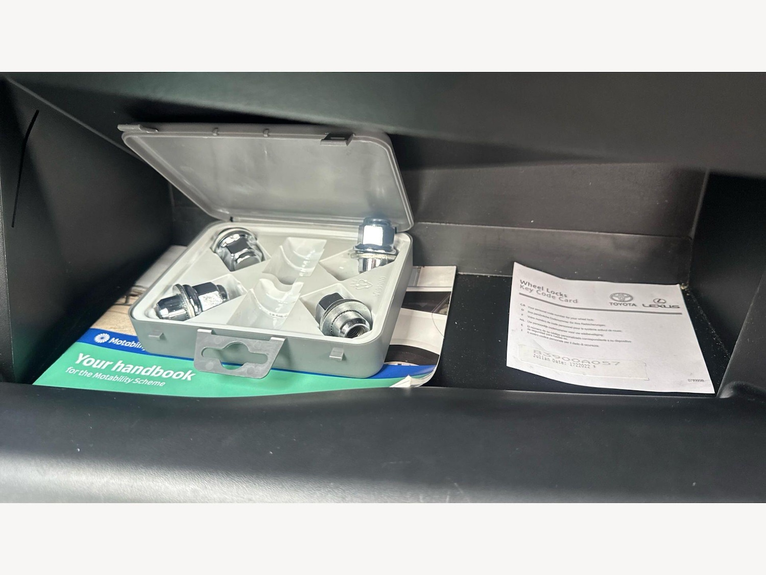 Used Toyota C-HR 2023 for sale - 78203891: Photo 29