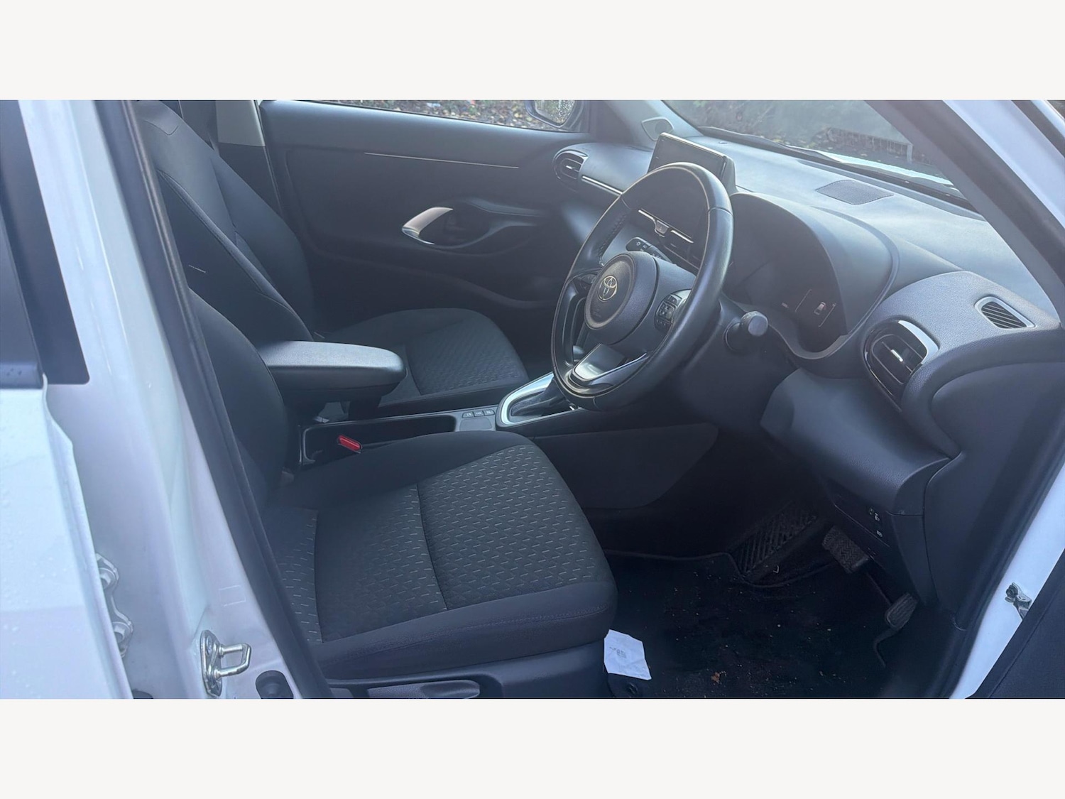 Used Toyota Yaris Cross 2024 for sale - 76824705: Photo 13