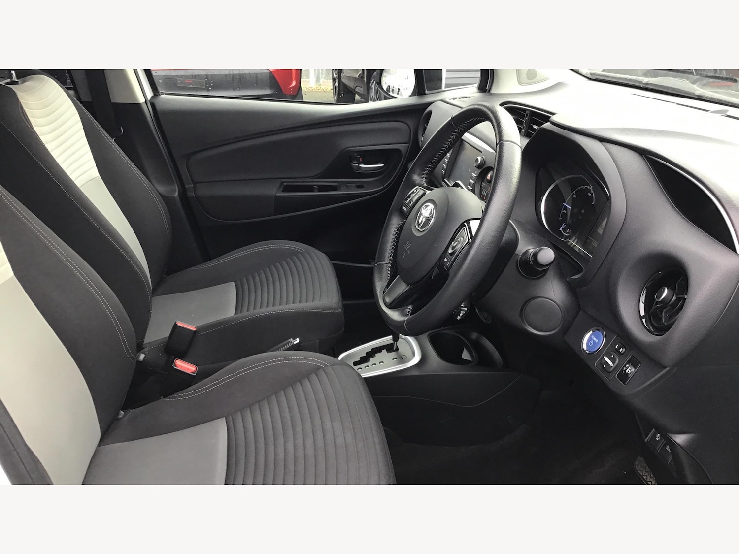 Used Toyota Yaris 2017 for sale - 76314723: Photo 13