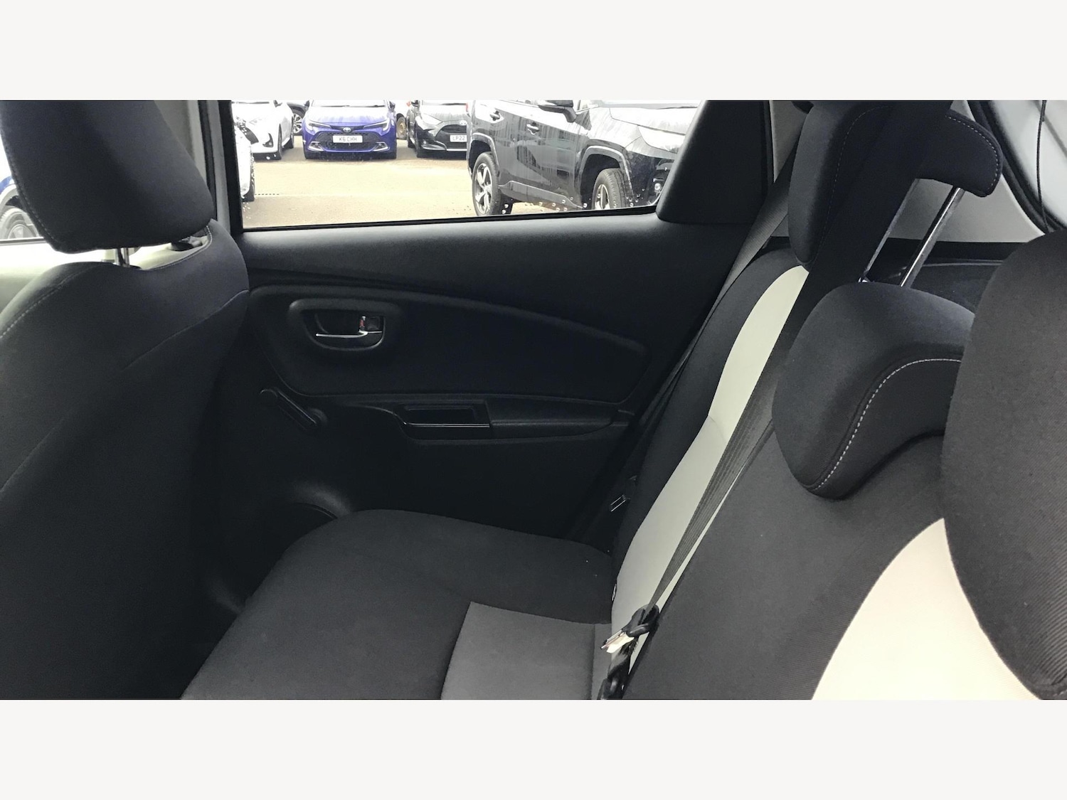 Used Toyota Yaris 2017 for sale - 76314723: Photo 15