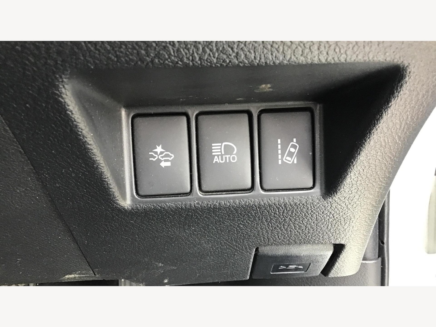 Used Toyota Yaris 2017 for sale - 76314723: Photo 24