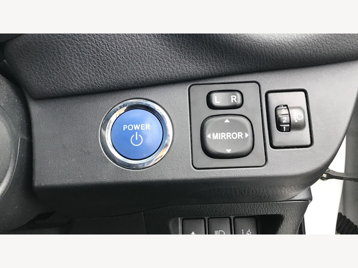 Used Toyota Yaris 2017 for sale - 76314723: Photo 25