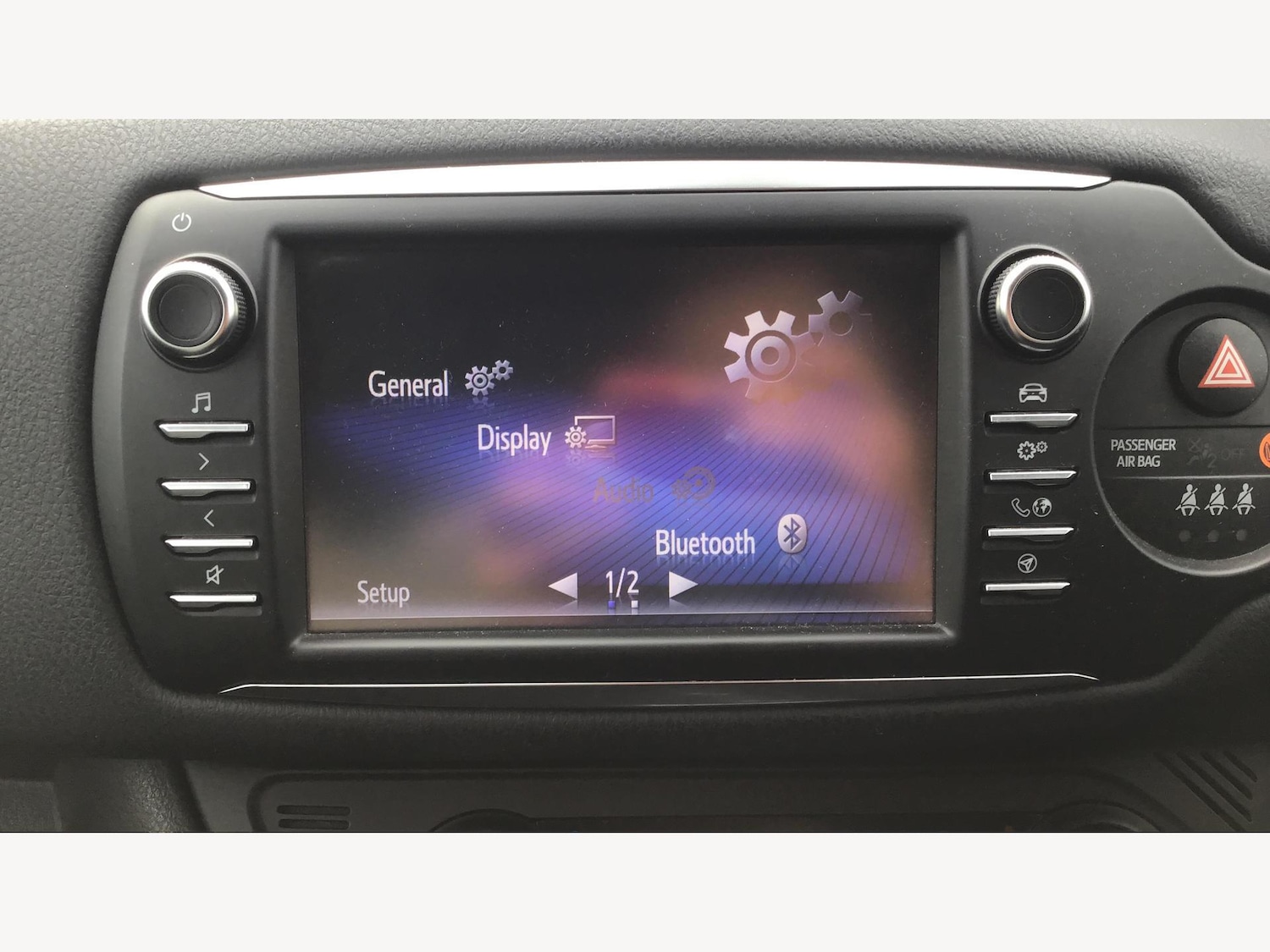Used Toyota Yaris 2017 for sale - 76314723: Photo 28