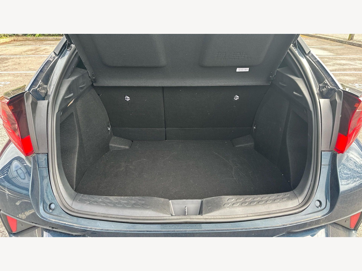 Used Toyota C-HR 2023 for sale - 78127296: Photo 16