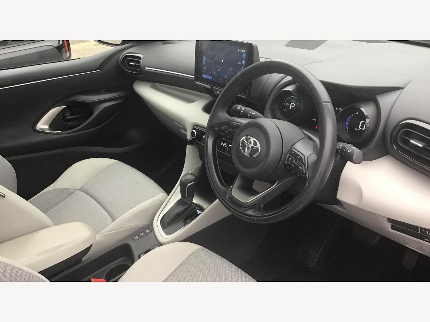 Used Toyota Yaris 2022 for sale - 76042809: Photo 13