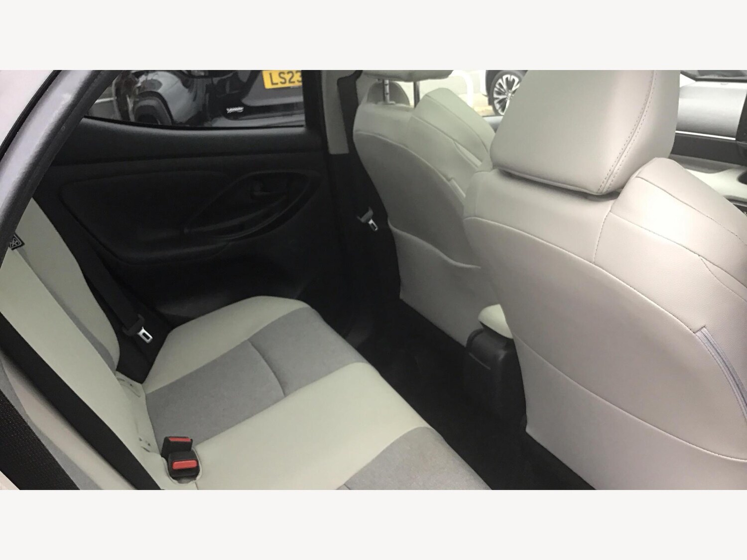 Used Toyota Yaris 2022 for sale - 76042809: Photo 14