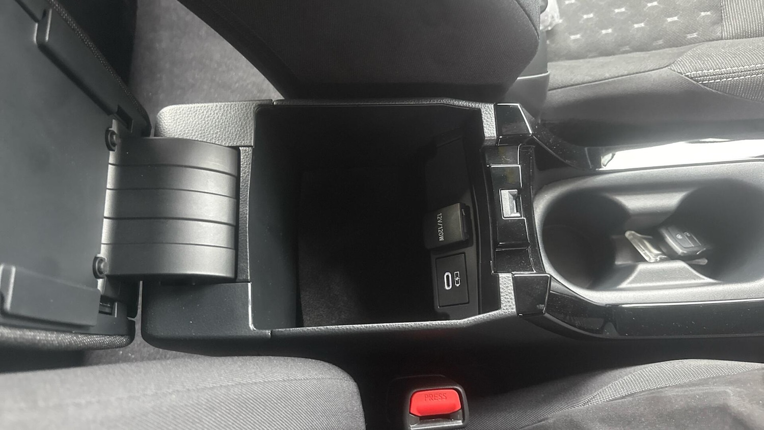 Used Toyota Corolla 2024 for sale - 77646243: Photo 32