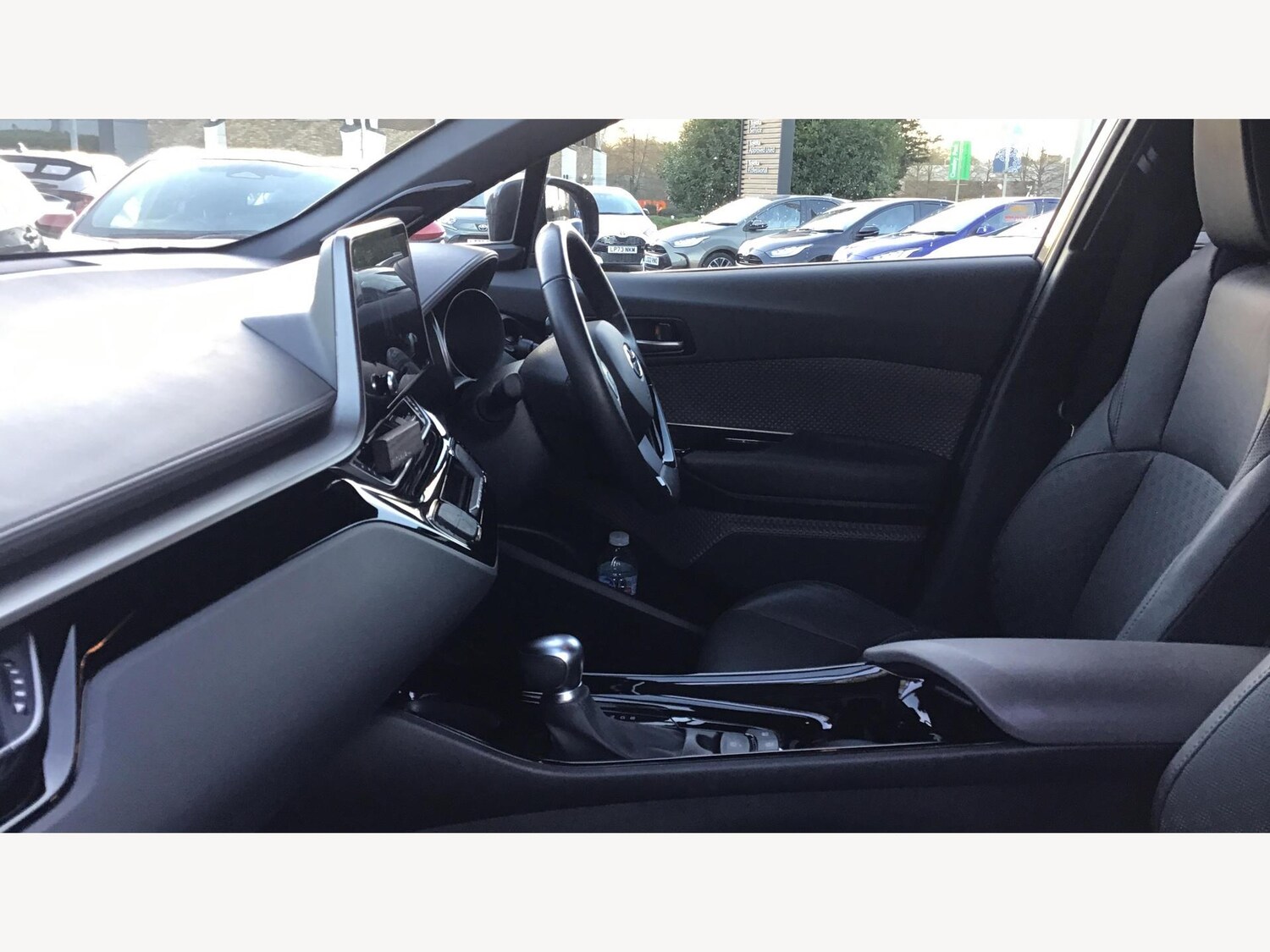 Used Toyota C-HR 2023 for sale - 77255250: Photo 12