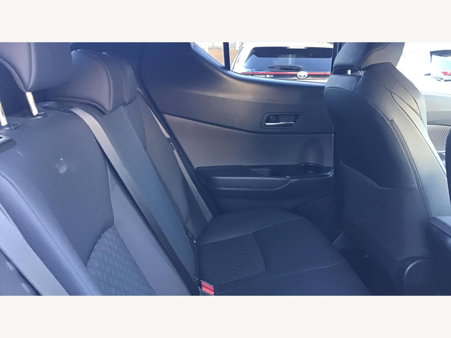 Used Toyota C-HR 2023 for sale - 77255250: Photo 14