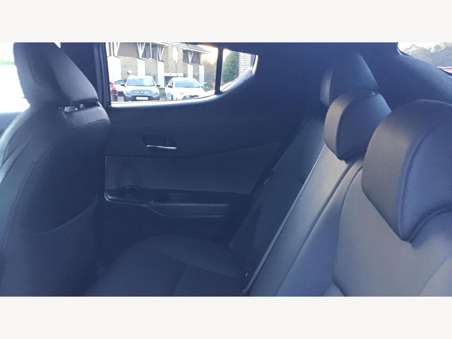 Used Toyota C-HR 2023 for sale - 77255250: Photo 15