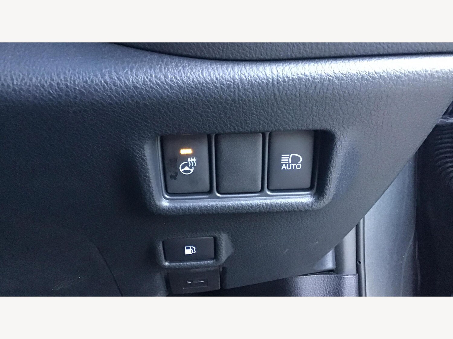 Used Toyota C-HR 2023 for sale - 77255250: Photo 23