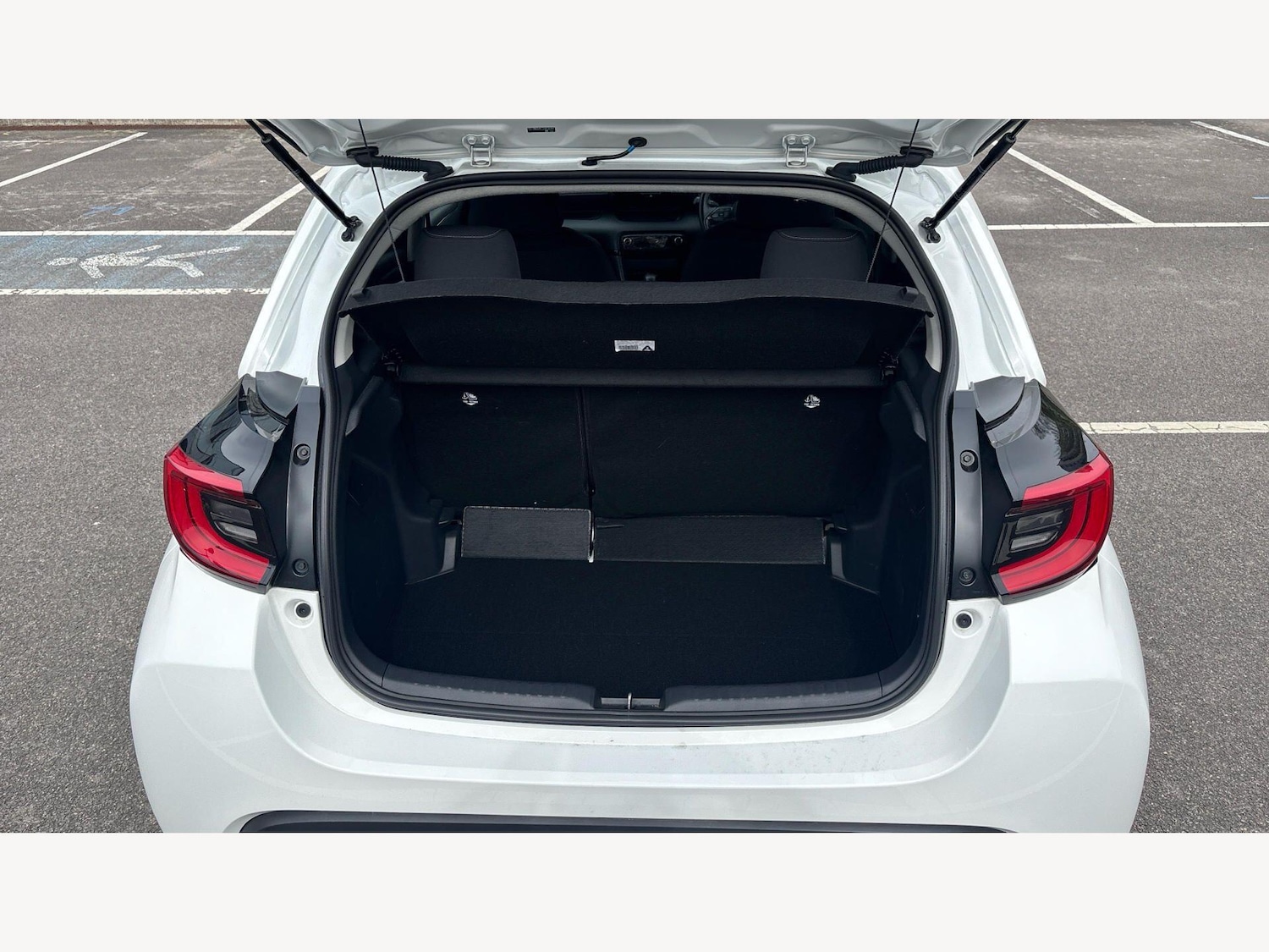 Used Toyota Yaris 2024 for sale - 78204149: Photo 15