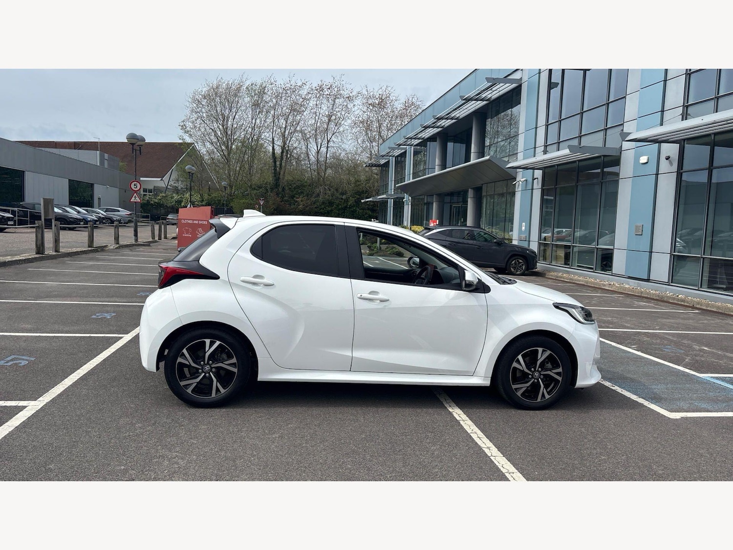 Used Toyota Yaris 2024 for sale - 78204149: Photo 25