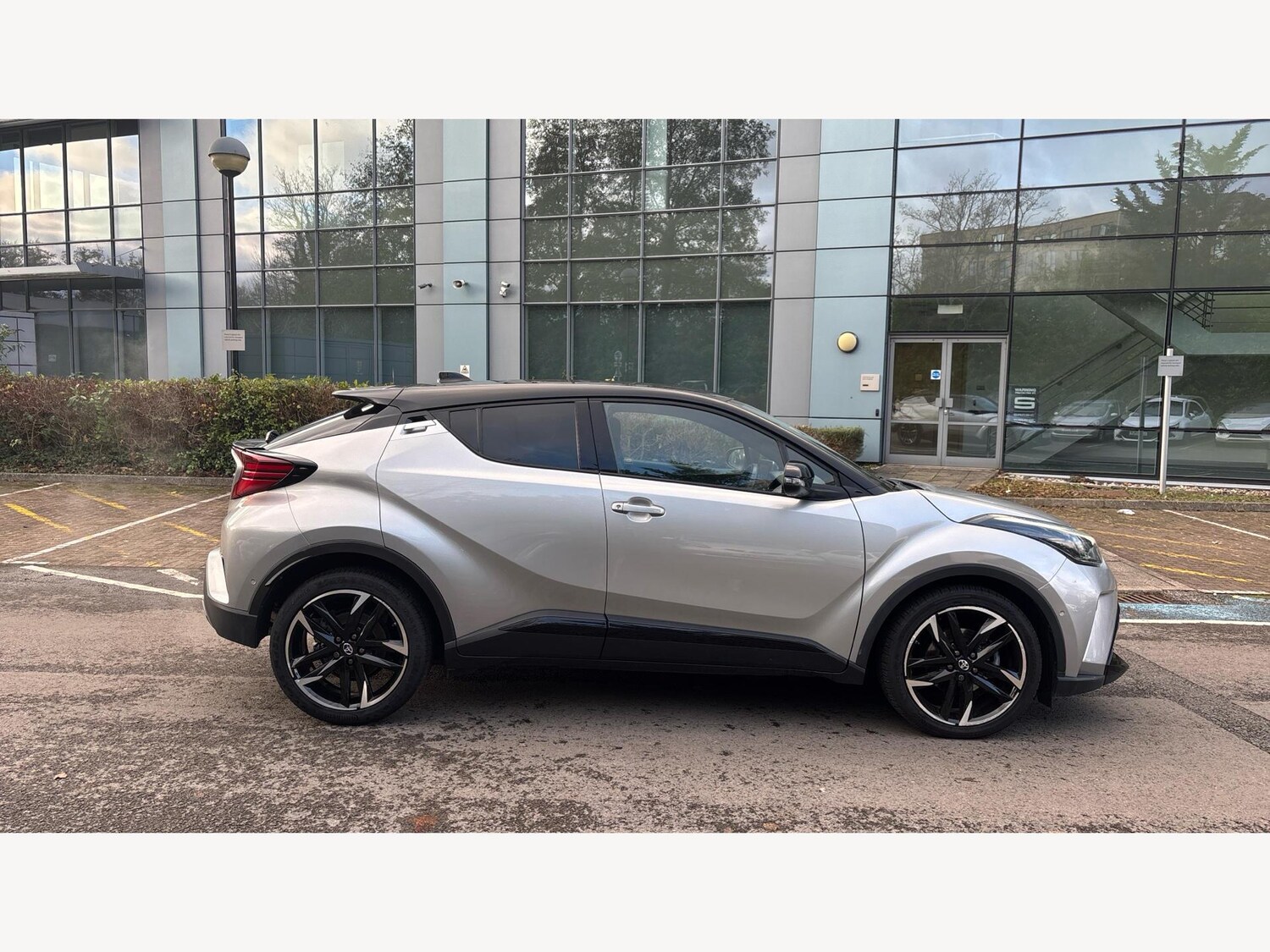 Used Toyota C-HR 2023 for sale - 77191959: Photo 18