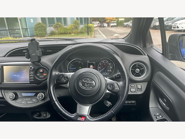 Used Toyota Yaris 2020 for sale - 76122233: Photo 10