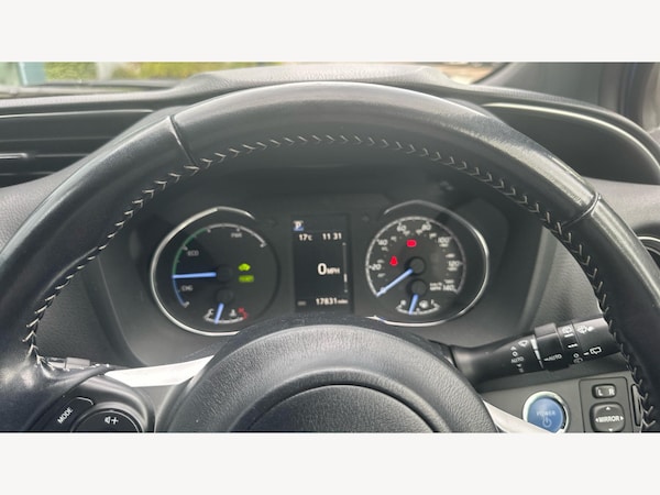 Used Toyota Yaris 2020 for sale - 76122233: Photo 11