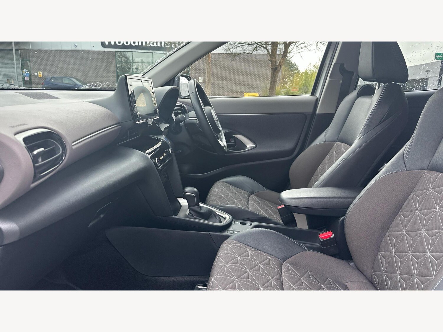 Used Toyota Yaris Cross 2023 for sale - 77351488: Photo 12