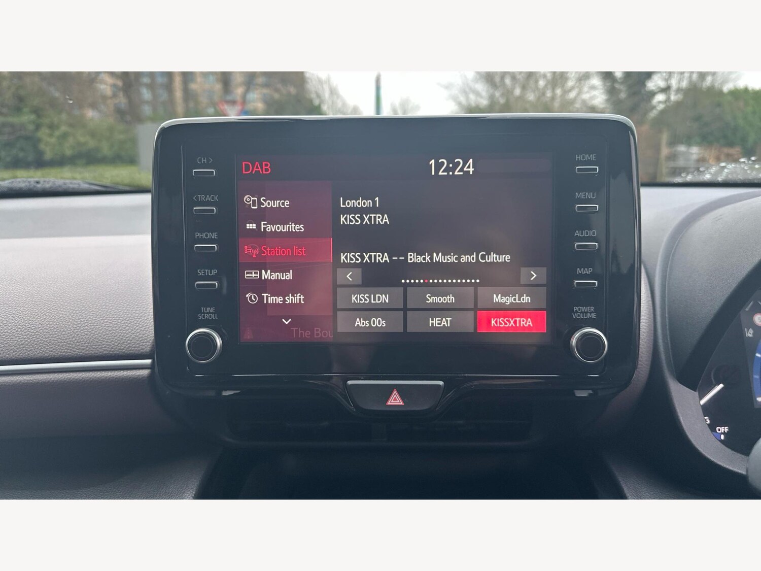 Used Toyota Yaris Cross 2023 for sale - 77351488: Photo 24