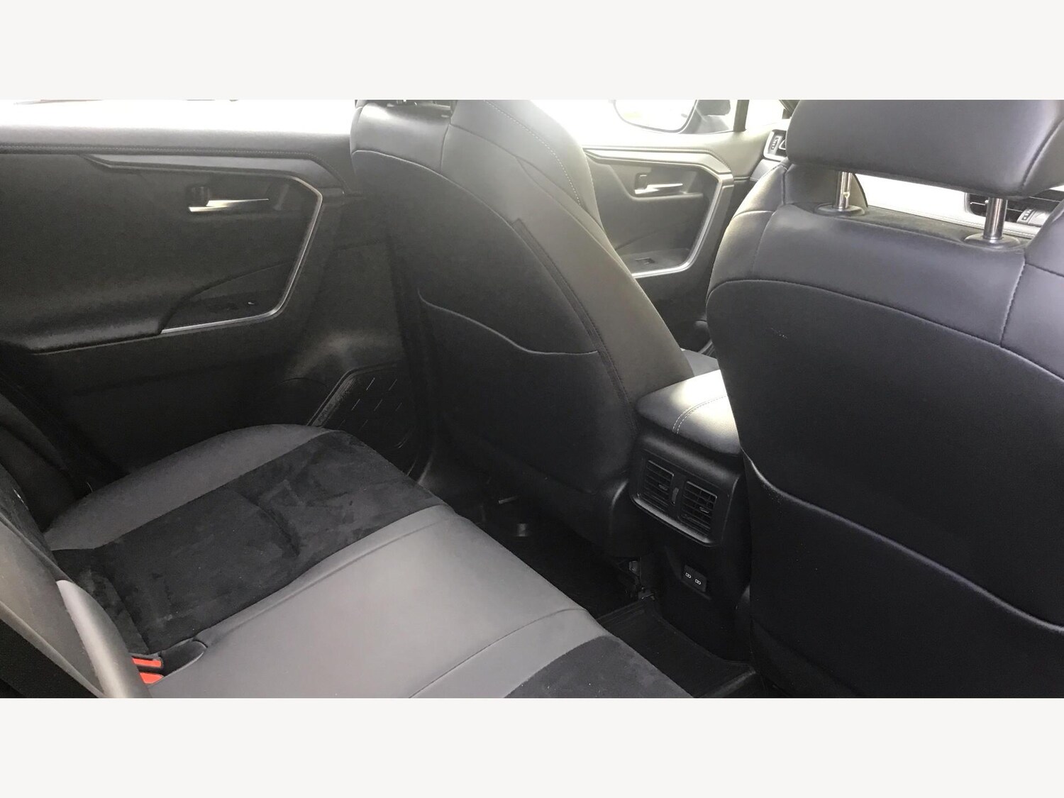 Used Toyota RAV4 2024 for sale - 76550432: Photo 14