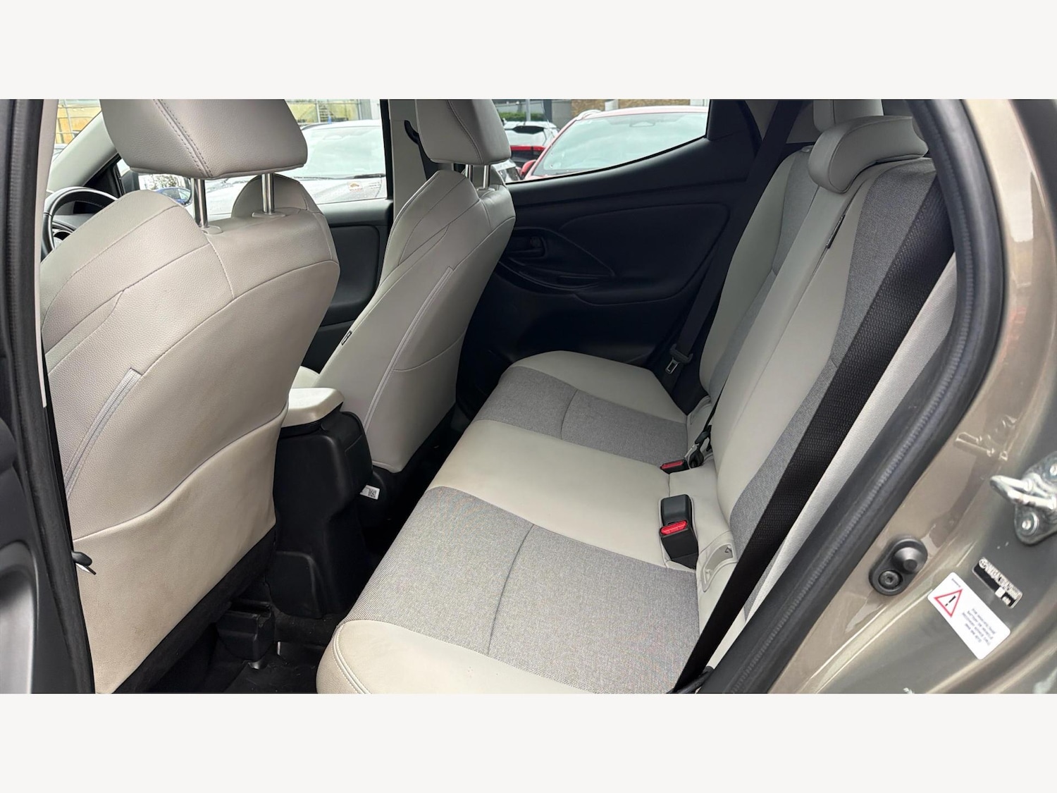 Used Toyota Yaris for sale - 76728941: Photo 15