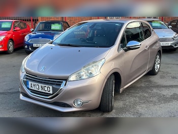 Used Peugeot 208 2013 for sale - 78461515: Photo