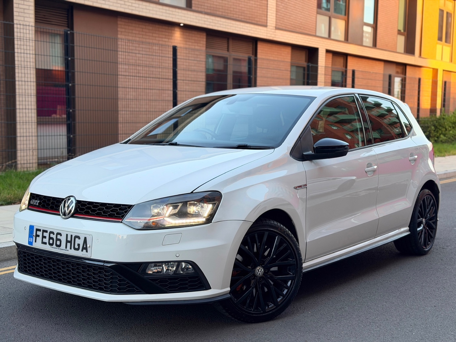 Used Volkswagen Polo 2016 for sale - 76372171: Photo 1