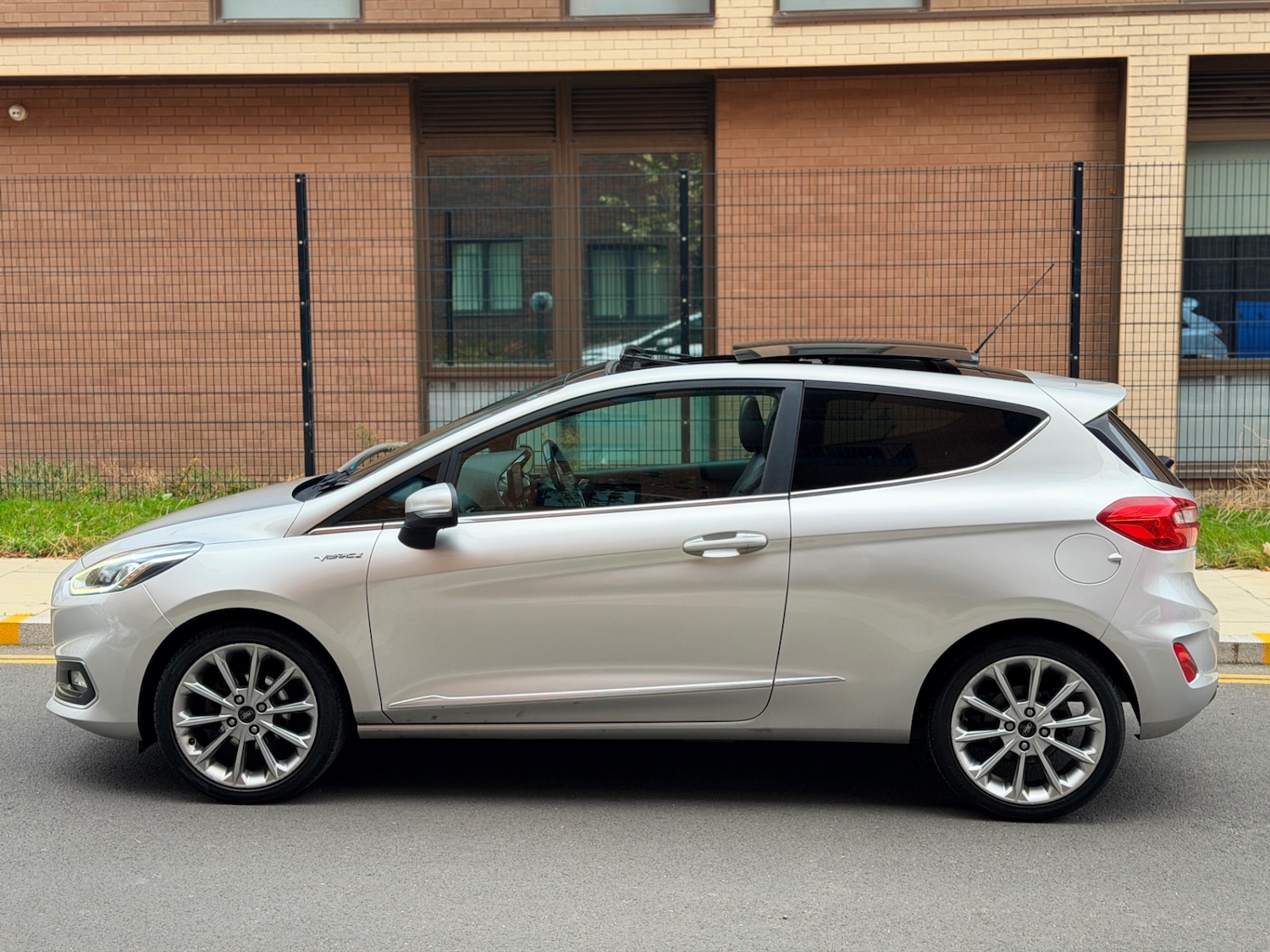 Used Ford Fiesta 2017 for sale - 76198619: Photo 7