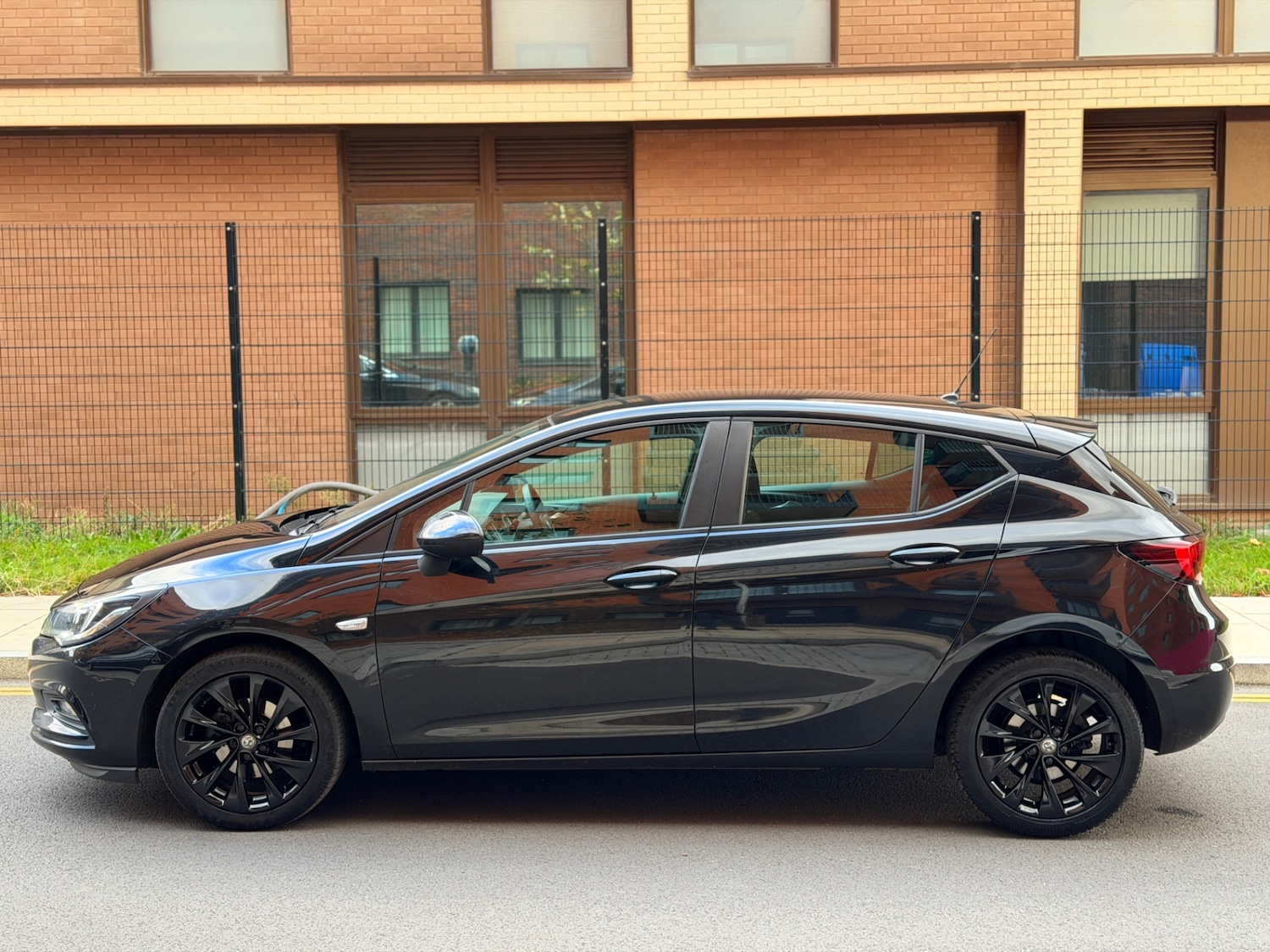 Used Vauxhall Astra 2018 for sale - 76372169: Photo 7