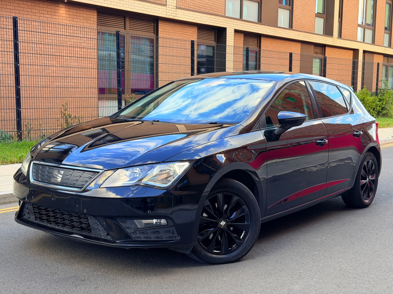 Used SEAT Leon 2017 for sale - 76090747: Photo 1
