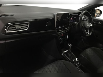 Used Volkswagen T-Roc 2023 for sale - 77413660: Photo