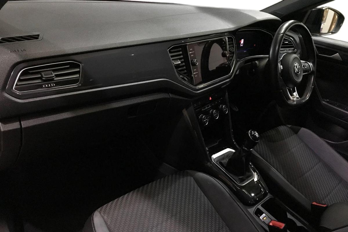 Used Volkswagen T-Roc 2019 for sale - 76796961: Photo 2