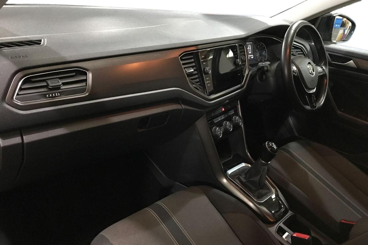 Used Volkswagen T-Roc 2018 for sale - 77542256: Photo 2