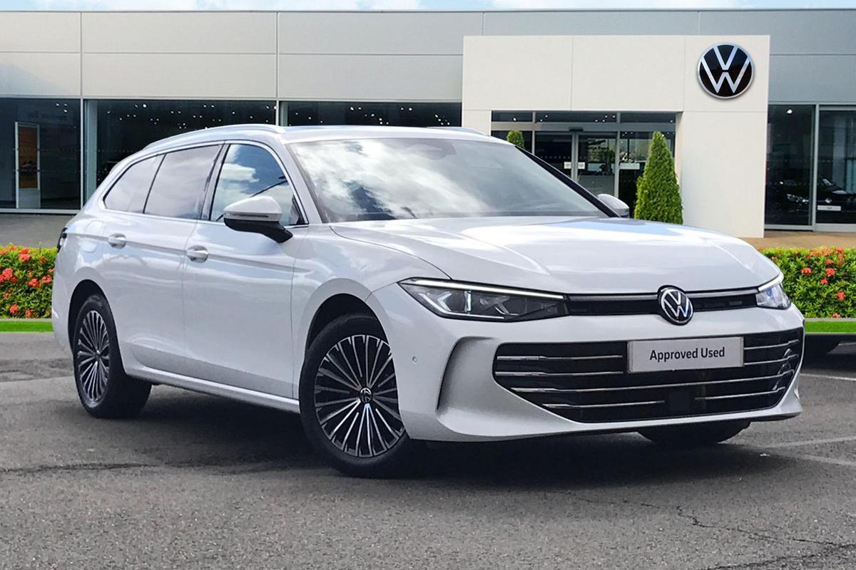 Used Volkswagen Passat 2024 for sale - 76677198: Photo 1