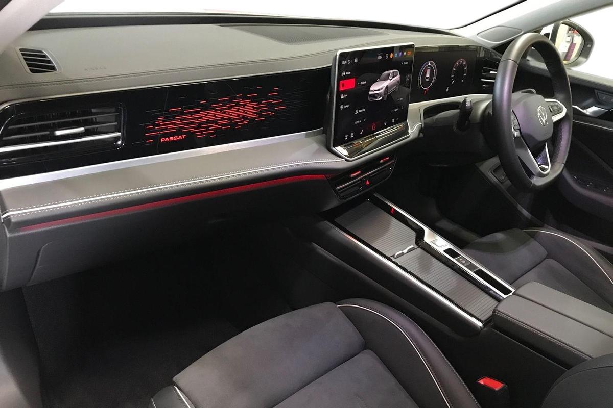 Used Volkswagen Passat 2024 for sale - 76677198: Photo 2