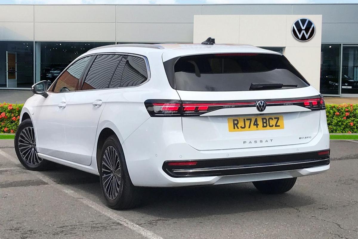 Used Volkswagen Passat 2024 for sale - 76677198: Photo 3