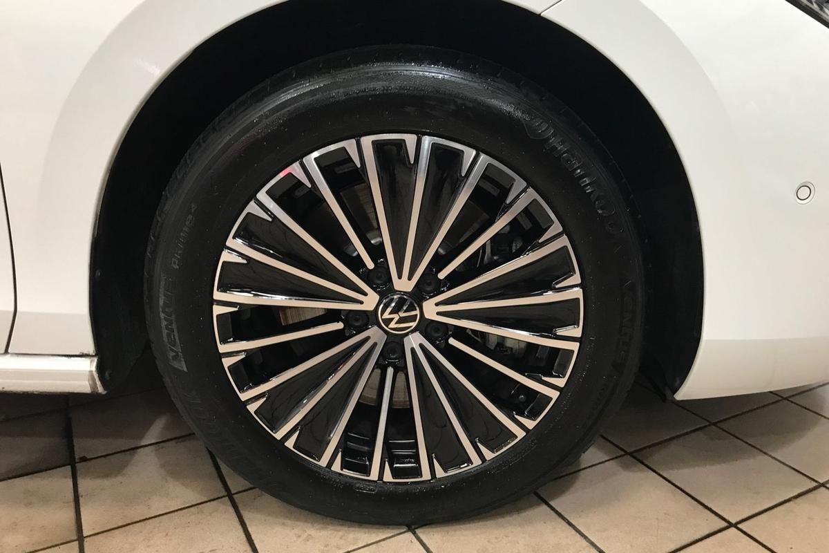 Used Volkswagen Passat 2024 for sale - 76677198: Photo 5