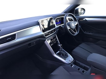 Used Volkswagen T-Roc 2025 for sale - 77032517: Photo