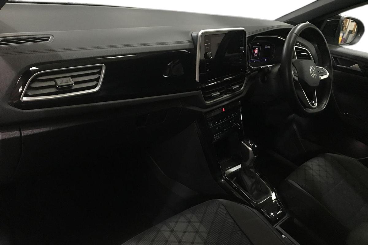 Used Volkswagen T-Roc 2023 for sale - 77542310: Photo 2