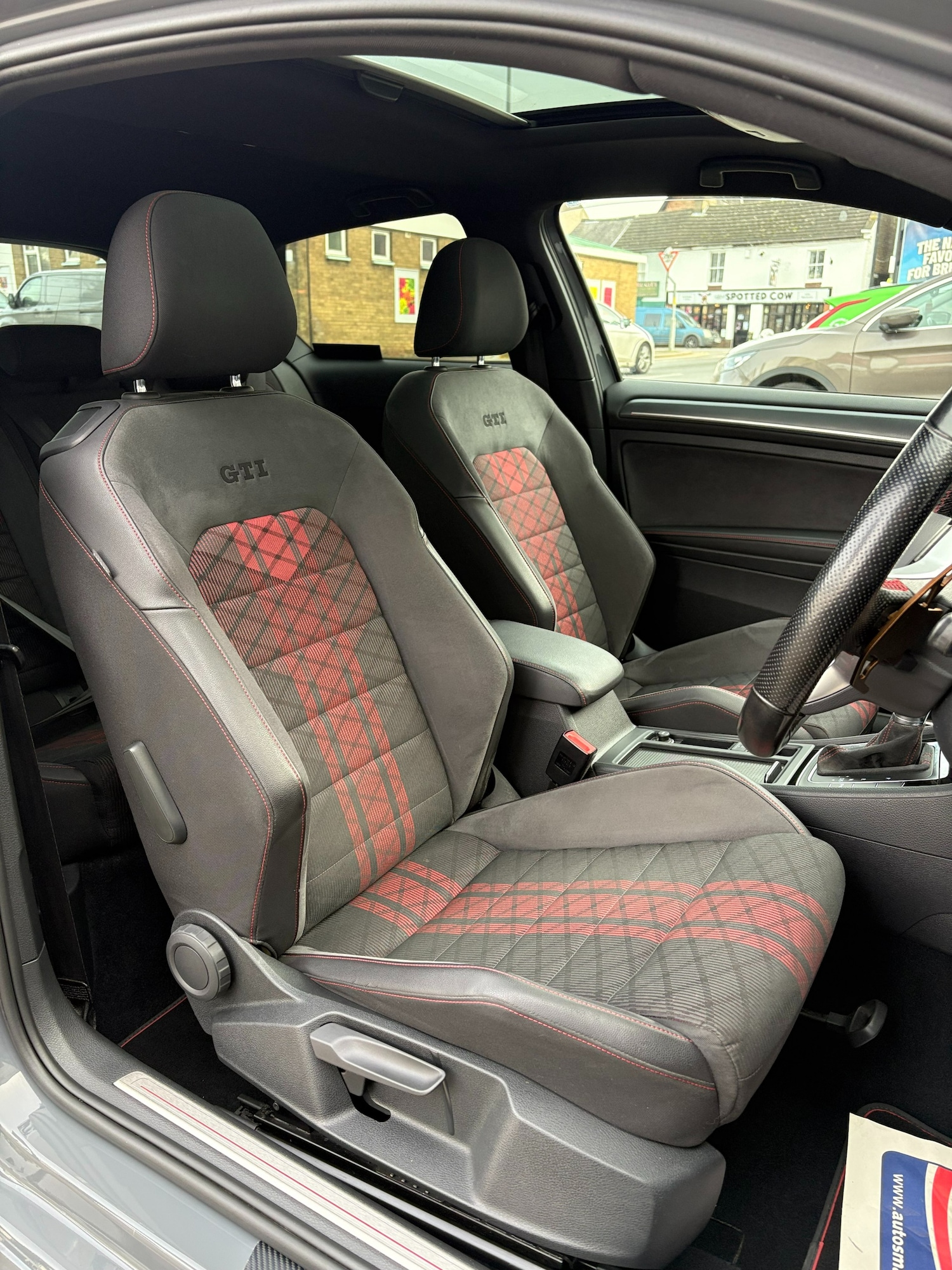 Used Volkswagen Golf 2019 for sale - 77900826: Photo 11