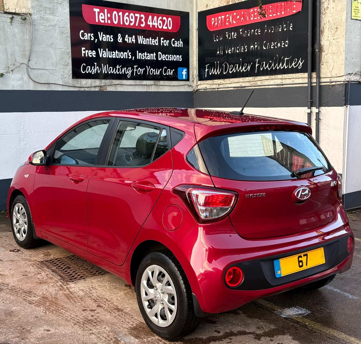 Used Hyundai i10 2017 for sale - 76532540: Photo 4