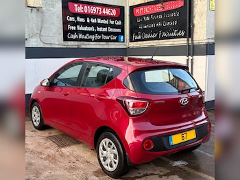 Used Hyundai i10 2017 for sale - 76532540: Photo
