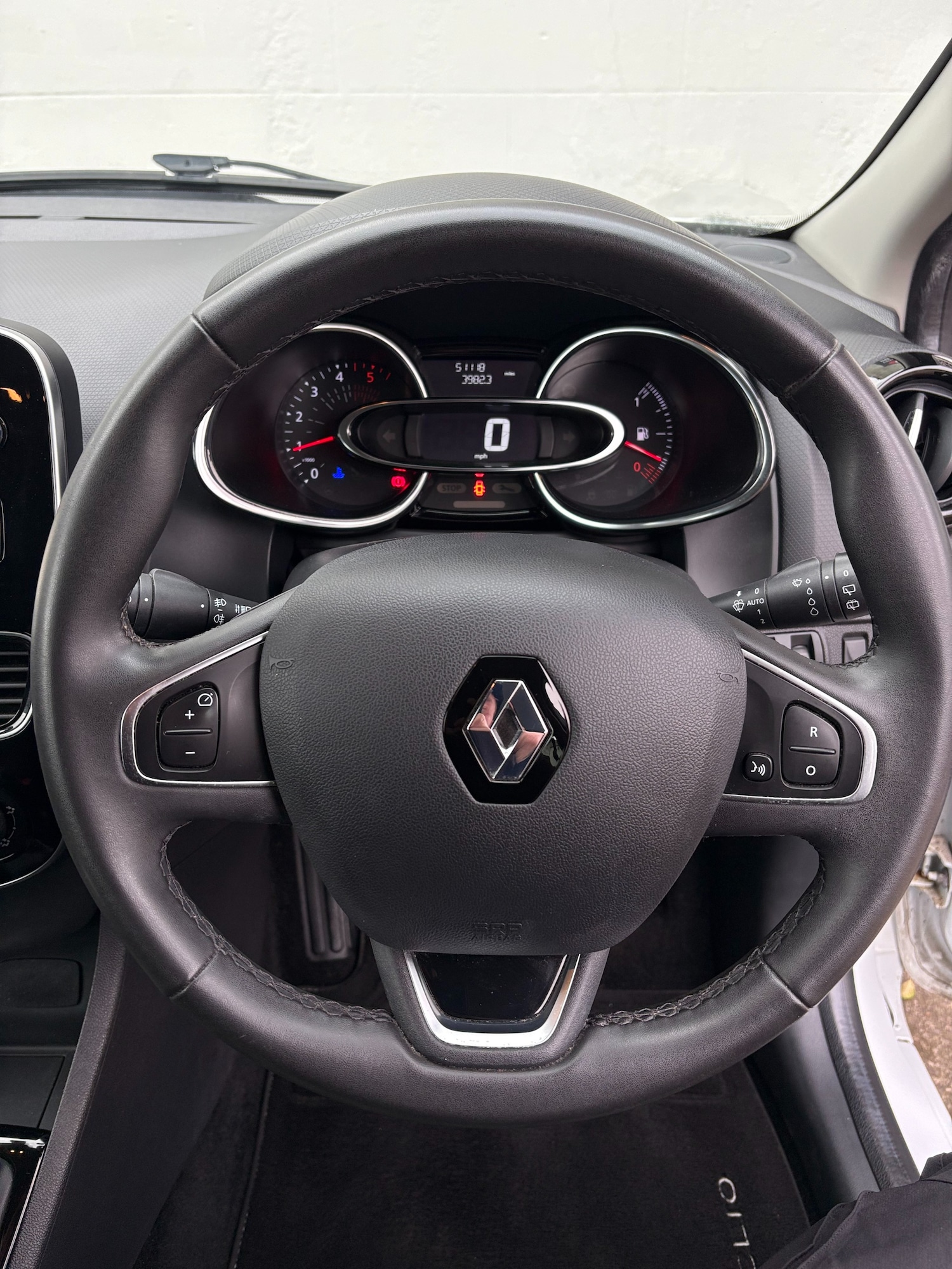 Used Renault Clio 2017 for sale - 77052976: Photo 11