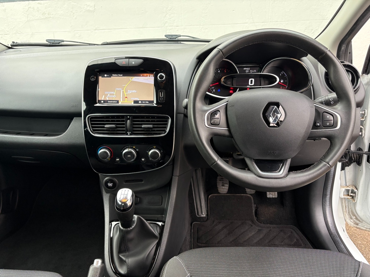 Used Renault Clio 2017 for sale - 77052976: Photo 9