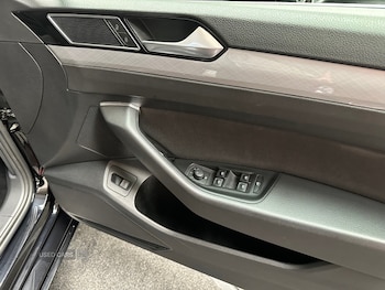 Used Volkswagen Passat 2020 for sale - 75950228: Photo