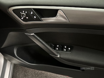 Used Volkswagen Golf 2016 for sale - 76927296: Photo