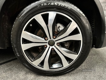 Used Volkswagen Touareg 2013 for sale - 76419351: Photo