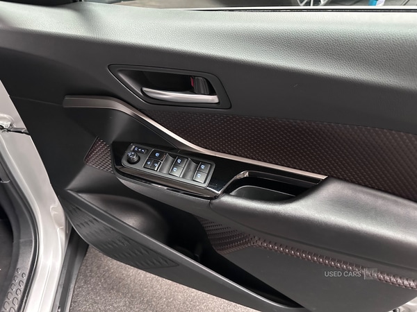 Used Toyota C-HR 2018 for sale - 78136640: Photo 3