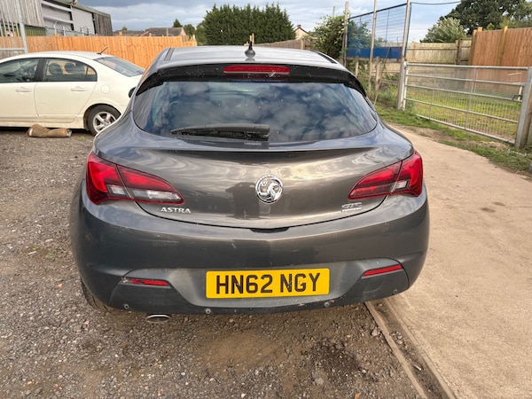 Used Vauxhall Astra GTC 2012 for sale - 75644649: Photo 2